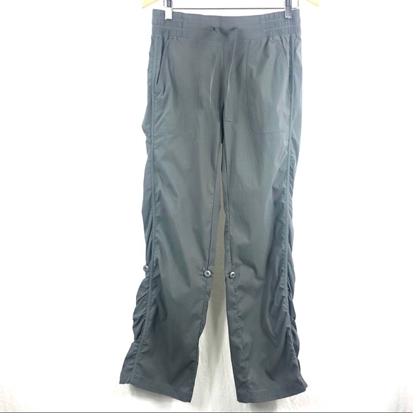 ❤️ 3/$30- Grey lightweight adjustable hiking pants